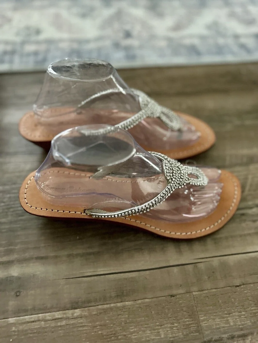 Tommy Bahama Rhinestone Sandals Women’s Size 10 Slight Heel
